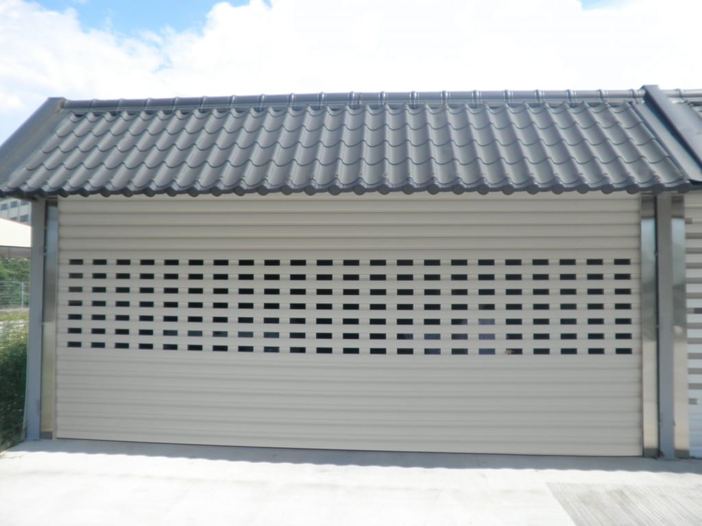 Cửa cuốn khe thoáng.